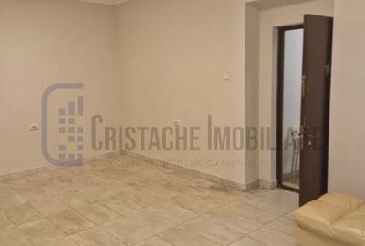 Birou, de 30 mp, în P-ța Romană - 3