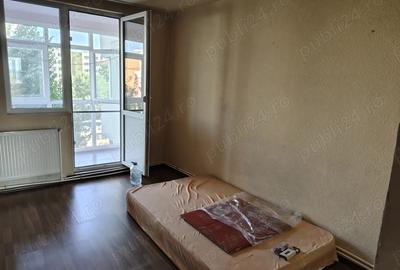 Apartament cu 3 camere semidecomandat în Berceni - 4
