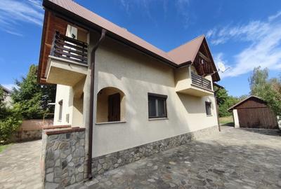 Casa 5 camere, zona ultracentrala, 1500mp teren, Radauti - 2