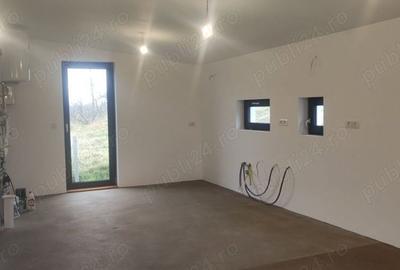 Casă cu 2 camere cu Teren 500 Mp în Vladimirescu - 2