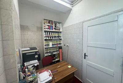 Spațiu comercial, de 215 mp, în P-ța Gării - 23