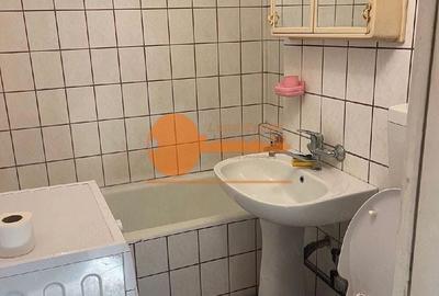 Apartament cu 3 camere semidecomandat în P-ța Victoriei - 3
