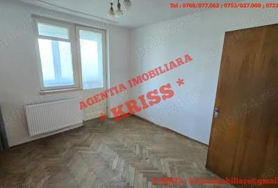 Apartament cu 3 camere semidecomandat în Calea București - 12