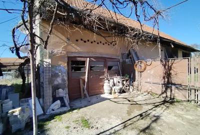 Casa tradi?ionala cu 2 corpuri, grajd, ?ura ?i 1200 mp teren Lisa, Bra?ov ideal turism rural - 9