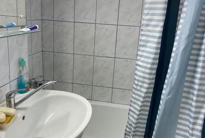 Apartament cu 3 camere decomandat în Tractorul - 6