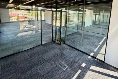 Spațiu comercial, de 1,400 mp, în Central - 1