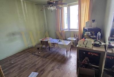 Apartament cu 4 camere decomandat în Sud