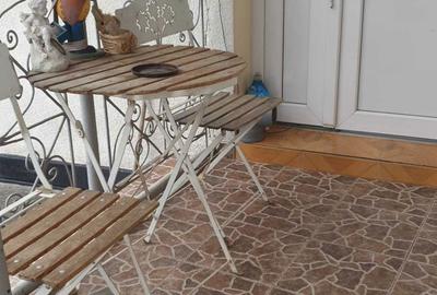 Casă cu 4 camere în Central - 2