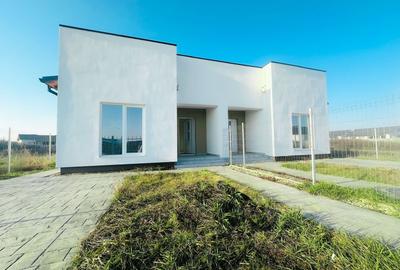 Duplex cu 3 camere cu Canalizare în Urseni - 1