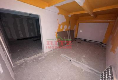 Spațiu comercial, de 161 mp, în Central - 7