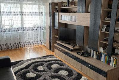 Apartament cu 2 camere decomandat în Buzaului