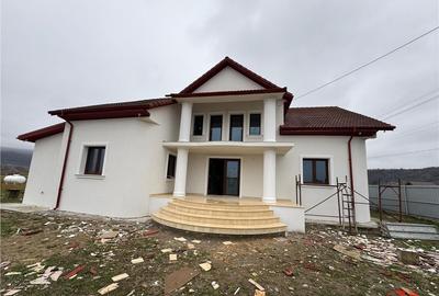 Vila deosebita Parter Mansarda de in Odobesti - 13