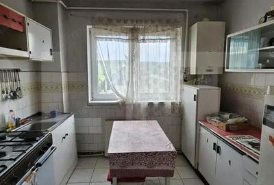 Apartament cu 4 camere decomandat în Simeria - 5