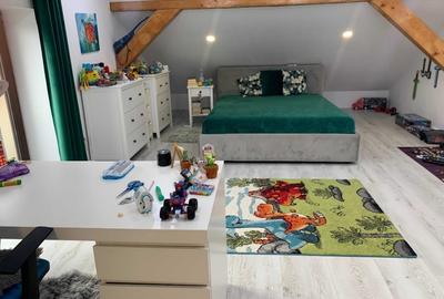 Proprietate 5 camere, suprafata  totala 600mp,oferita spre vanzare in Sura Mica. Proprietate 5 camere, suprafata  totala 600mp,oferita spre vanzare in Sura Mica. - 5