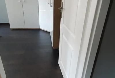 Vind apartament cu o camera decomandat - 2