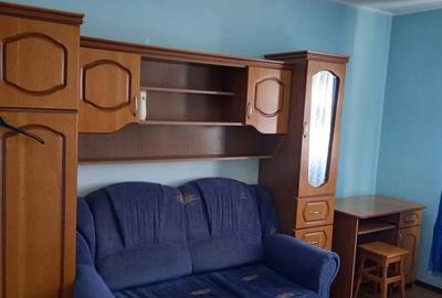 Garsonieră decomandată în Titan