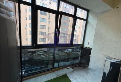 Apartament cu 2 camere semidecomandat, mobilat în Roșu