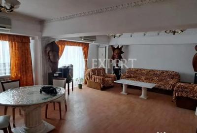 Apartament cu 3 camere decomandat în Decebal