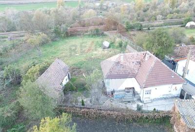 Casă cu 3 camere cu Teren 634 Mp în Axente Sever - 1