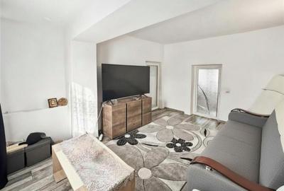 Casă individuală cu 3 camere cu Canalizare în Km 5 - 11