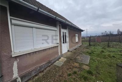 Casă cu 2 camere cu Teren 2685 Mp în Tăut - 1