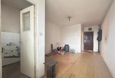 Garsoniera de renovat, etaj intermediar, zona Bartolomeu! Garsoniera de renovat, etaj intermediar, zona Bartolomeu! - 2