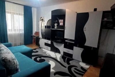 Apartament cu 3 camere decomandat în Alexandru cel Bun
