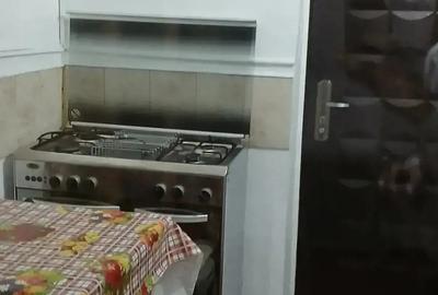 Inchiriez garsoniera etajul 1 - 8