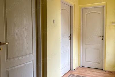 Casă cu 8 camere cu Teren 400 Mp în Central