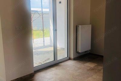 Case de vanzare cu 4 camere la 4 minute de PRIMARIE GIROC Case de vanzare cu 4 camere la 4 minute de PRIMARIE GIROC - 2