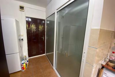 Garsonieră semidecomandată în UMT - 1