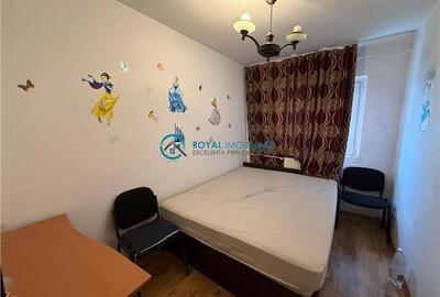 Apartament cu 3 camere decomandat, mobilat în 9 Mai - 2