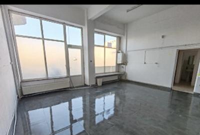 Spațiu comercial, de 50 mp, în Central - 1