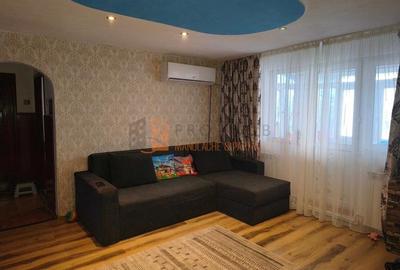 Apartament cu 2 camere semidecomandat, mobilat în Micro 5 - 1
