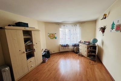 Duplex confortabil la Padure-Rosu, 273 mp construiti, 199 mp teren, P+1+M, 5 cam - 9