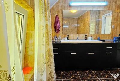 Casă cu 7 camere cu Teren 1250 Mp în Central - 11