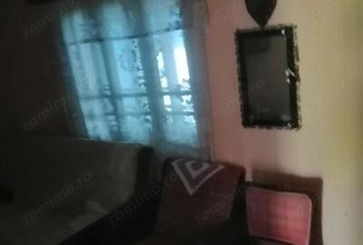 Teren intravilan de vanzare pe care se afla o casa batraneasca - 9