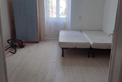 Garsonieră decomandată în Traian - 1