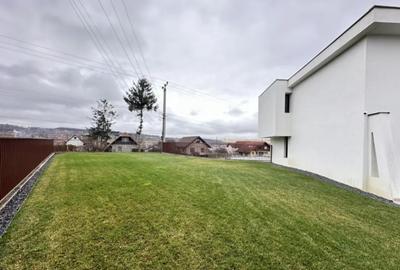 Casă cu 5 camere cu Canalizare în Central - 15