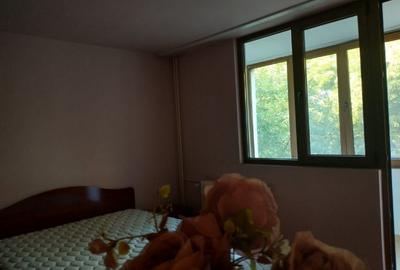 1  Decembrie  - Titan  Apartament 3 camere, 67 mp. Etaj 3/4, Bloc reabilitat - 4