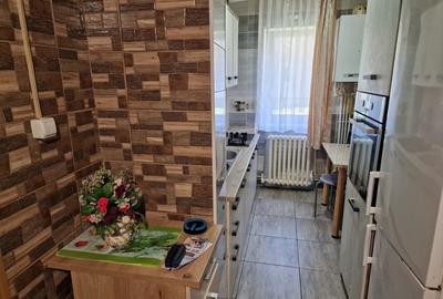 Apartament cu 2 camere nedecomandat în Micro 4