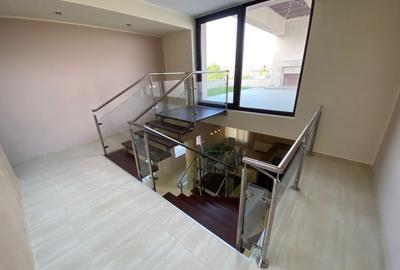 VILA CU 5 CAMERE zona Mircea Cel Batran - 17