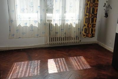 Apartament cu 2 camere decomandat în Deve