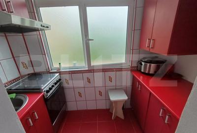 Apartament de vanzare, cu 3 camere, 70 mp, zona Revolutiei