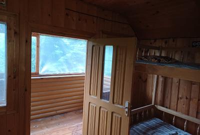 Casă individuală cu 8 camere cu Canalizare în Nistorești - 27