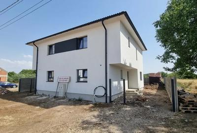 Casă cu 3 camere în Sânandrei - 1