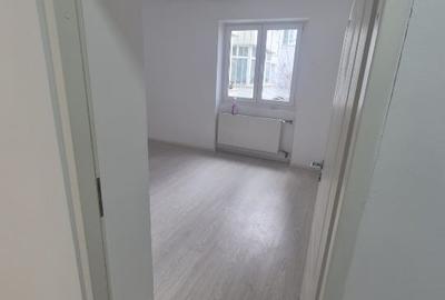 Apartament cu 2 camere decomandat în Baba Novac - 6