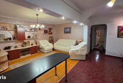 Apartament cu 4 camere decomandat în Central - 13