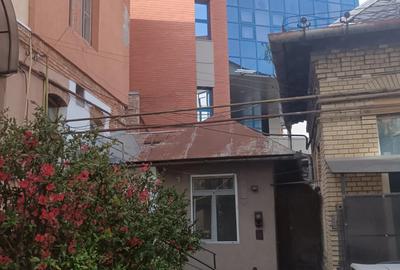 Vand apartament 2 camere la casa cu curte+loc de parcare - 2
