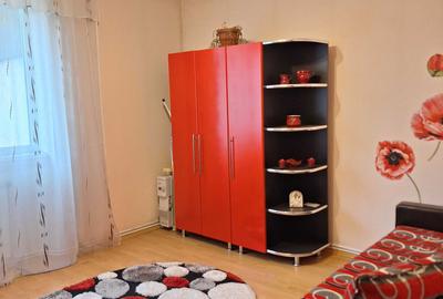 Garsonieră decomandată în Petros - 1
